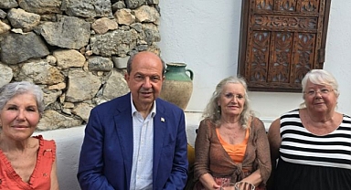 Cumhurbaşkanı Ersin Tatar, KKTC’de yaşayan İngilizlerle Karaman’da bir araya geldi