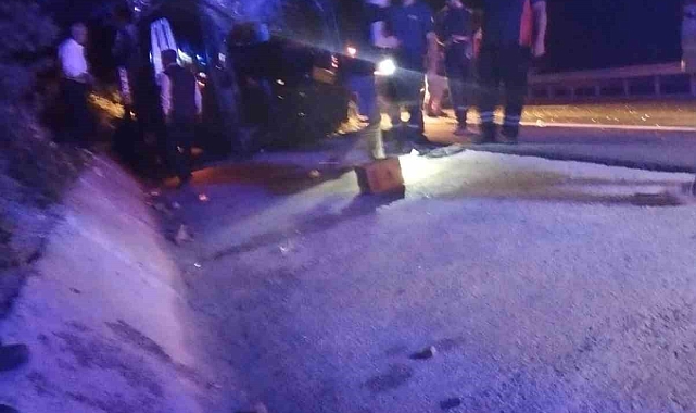 D100'de otobüs devrildi: 9 yaralı