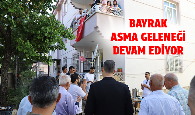 Karaman'da Geleneksel Bayrak Asma Töreni: Büyük ve Türkmen Ailelerinden Örnek Davranış