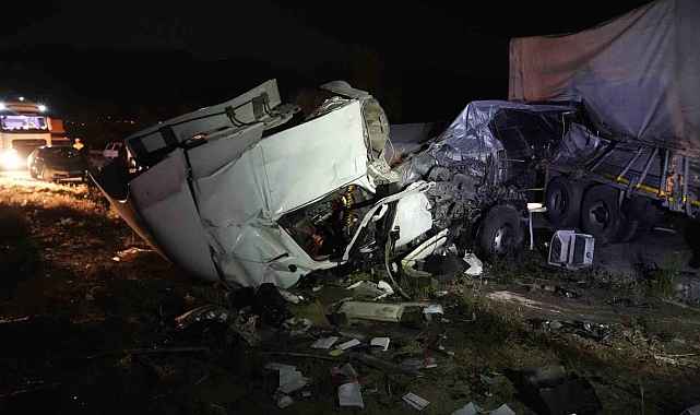 Niğde'de zincirleme trafik kazası: 3 ölü, 4 yaralı