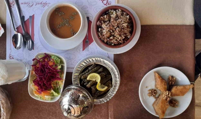 Odun ateşinde pişen 9 saatlik dev lezzet: Beypazarı Güveci
