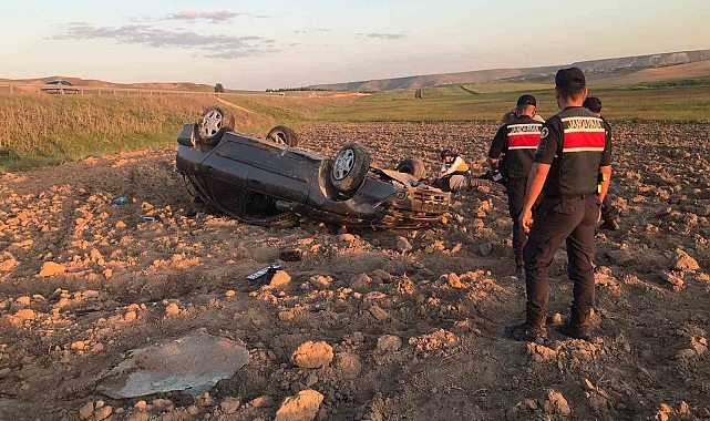 Sivas'ta otomobil tarlaya uçtu: 1 ölü, 1 yaralı