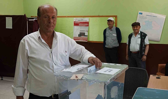 Tekrarlanan seçimde yeniden köyüne muhtar seçildi