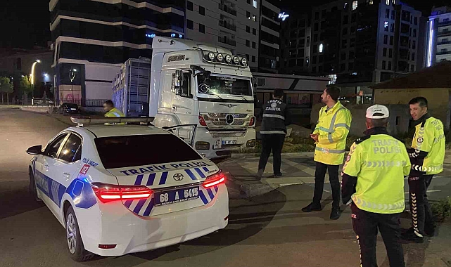 Aksaray'da zabıta ve polis tır denetiminde