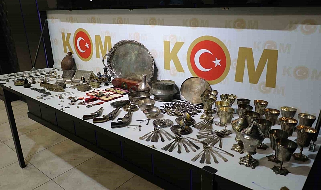 Ankara'da 19. yüzyıla ait Osmanlı, Avrupa ve Amerika kültürüne ait 200'den fazla tarihi eser ele geçirildi