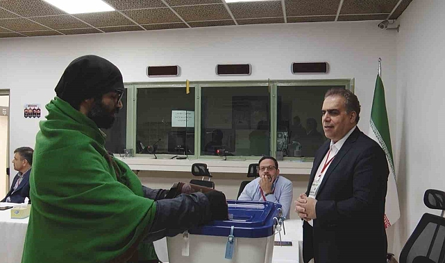 Ankara'da İran vatandaşları sandık başına gitmeye başladı