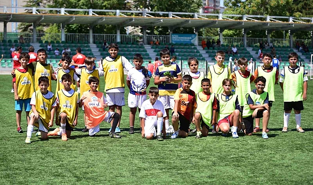 Büyükşehir'den 2 bin 500 kişi ile 1'inci yaz dönemi spor şenliği