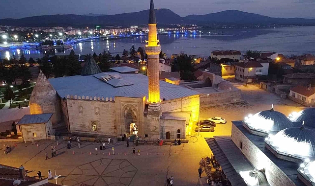 Eşrefoğlu Camisi'ni tatilde 21 bin 801 kişi ziyaret etti