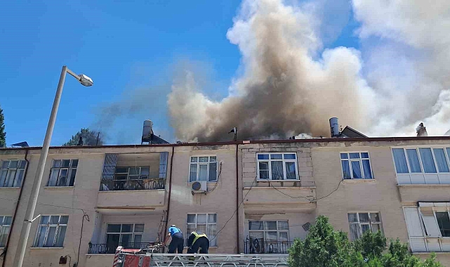 Karaman'da çatı yangını korkuttu