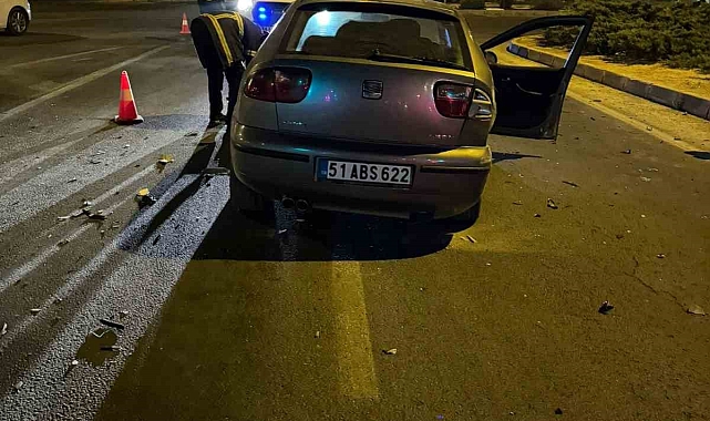 Niğde'de minibüs ile otomobil çarpıştı: 2 yaralı