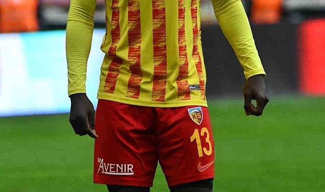 Stephane Bahoken 1 yıl daha Kayserispor'da