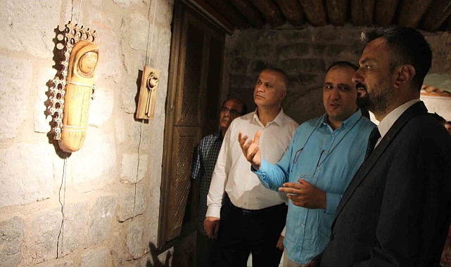 'Toprak aşka Geldi' seramik sergisi açıldı
