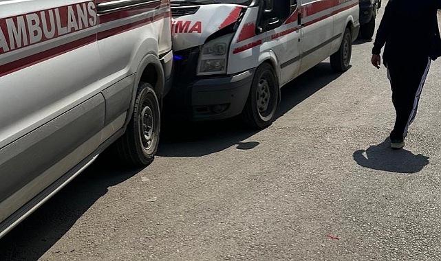 2 ambulans kamyonet ile çarpıştı, 7 kişi yaralandı