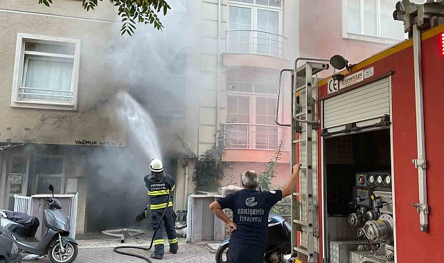 Garajda çıkan yangın sonrası araçlar kullanılamayacak hale geldi