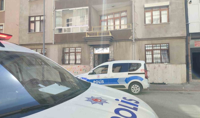 Haber alınamayan 21 yaşındaki genç evinde ölü bulundu