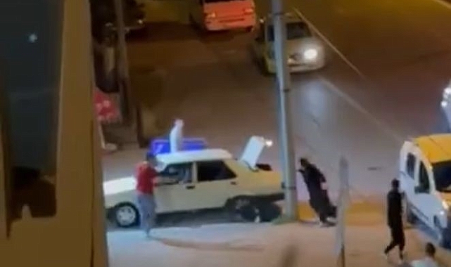 Konya'da anne ve kızı sokak ortasında silahlı saldırıya uğradı... O anlar kamerada