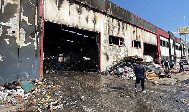 Konya'da yanan fabrikada soğutma ve temizleme çalışmaları sürüyor