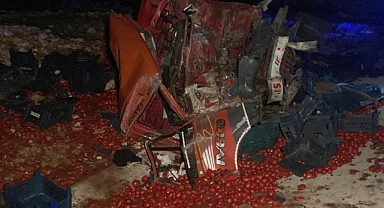 Mersin'de feci kazada araçlar hurda yığınına döndü: 1 ölü, 1 yaralı
