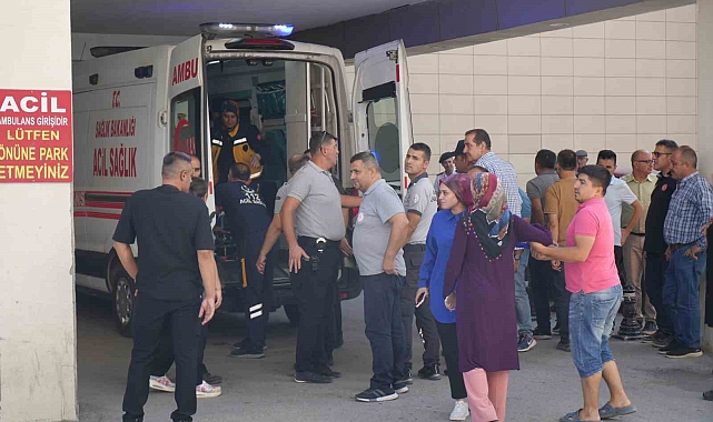 Niğde'de araçlar kafa kafaya çarpıştı: 9 yaralı