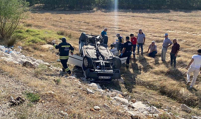 Otomobil şarampole devrildi: 2 yaralı