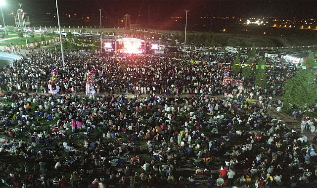 ŞÖLEN ATEŞİ EŞLİĞİNDE İKİ MUHTEŞEM KONSER
