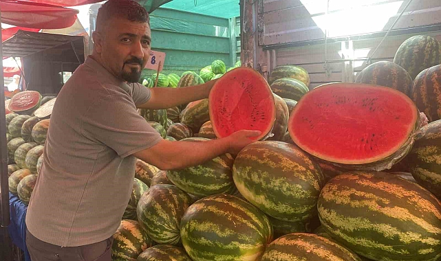 Verimi yüksek olan karpuzun fiyatı yüzde 100'den fazla düştü