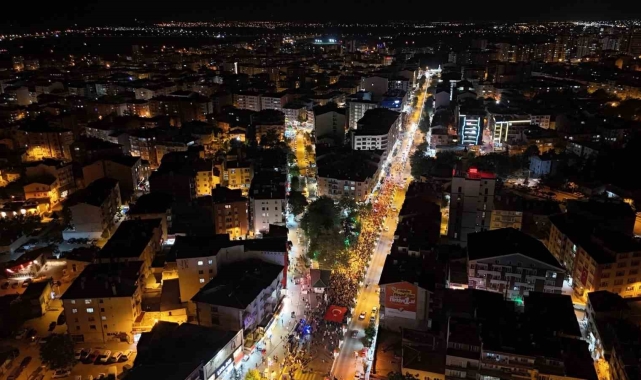 Zaferin 102. yılında Niğde'de fener alayı düzenlendi