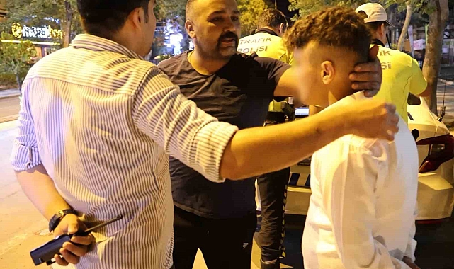 14 yaşında minibüs kullanırken polise yakalandı: Önce ehliyetsiz çocuğun, sonra da babasının sözleri şoke etti