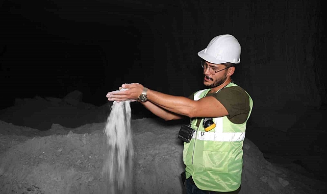 800 yıllık madenden, günlük 500 ton tuz çıkartılıyor