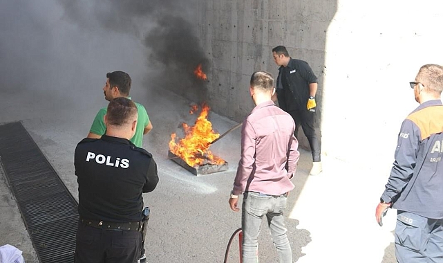 AFAD'dan polis ekiplerine uygulamalı yangın eğitimi