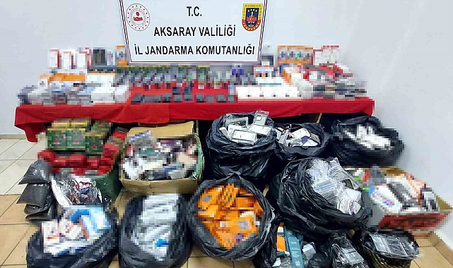 Aksaray'da kaçak telefon ve aksesuar operasyonu