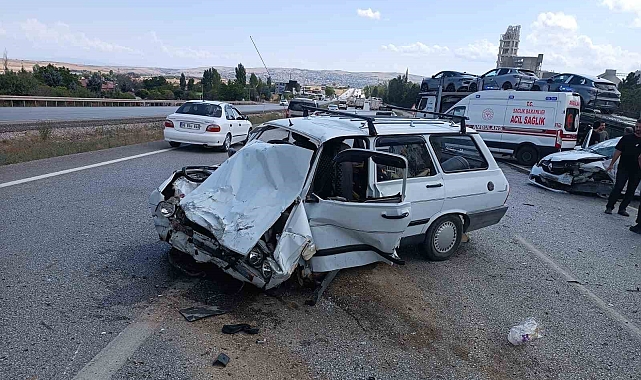 Ankara'da yarım saat arayla peş peşe 2 kaza: 7 yaralı