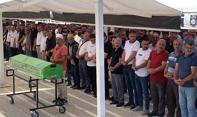 Aracında ölü bulunan sağlık çalışanı toprağa verildi