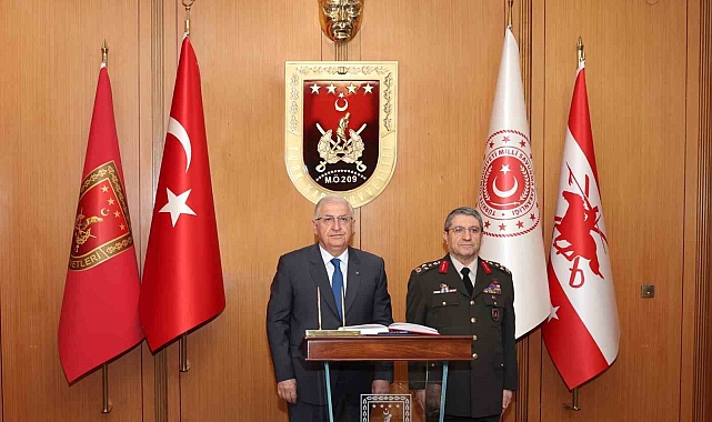 Bakan Güler, Kara Kuvvetleri Komutanlığını ziyaret ederek inceleme ve denetlemelerde bulundu