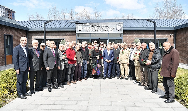 Başkan Büyükkılıç: "Ulu çınarların her zaman yanındayız"