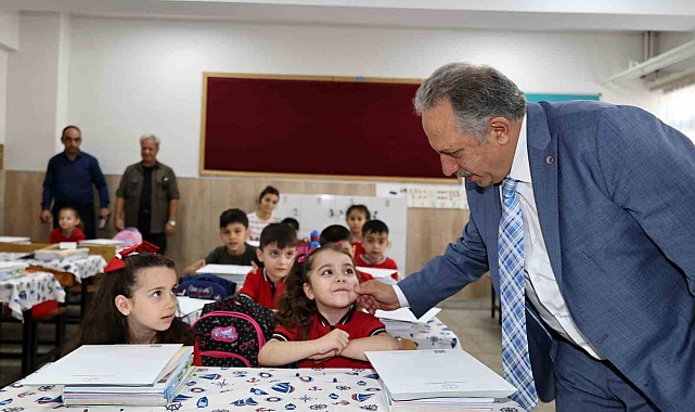"Çocuklarımızı geleceğimizin güvencesi olarak görüyoruz"