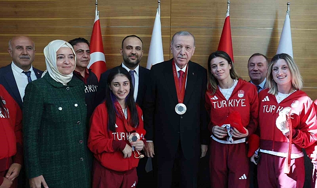 Cumhurbaşkanı Erdoğan, Türkiye Milli Paralimpik Takımı'nı kabul etti