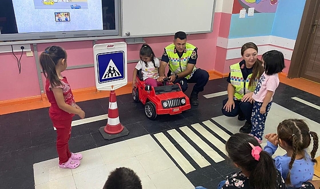 Jandarmadan öğrencilere trafik eğitimi