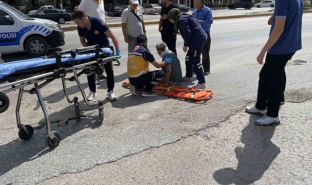 Kamyonet yayaya çarptı
