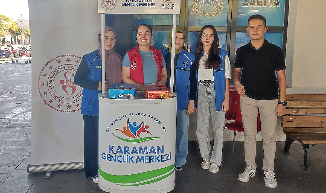 KARAMAN'DA ÜNİVERSİTEYİ YENİ KAZANAN ÖĞRENCİLERE SICAK KARŞILAMA