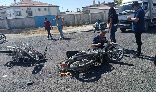 Konya'da iki motosiklet çarpıştı: 3 yaralı