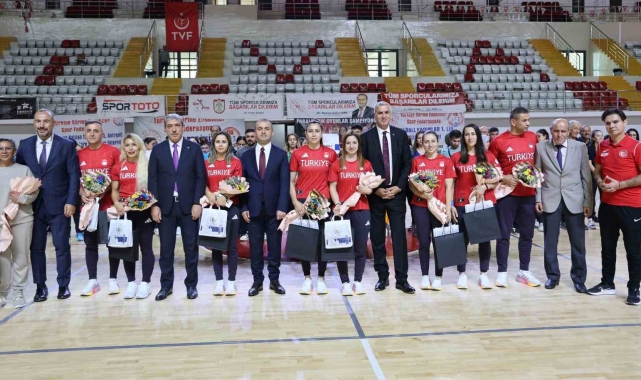 Paris 2024 Paralimpik Oyunları'nda şampiyon olan Kadın Golbol Milli Takımı, Sivas'ta