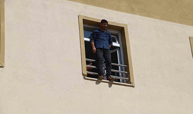 Tatbikat gerçeğini aratmadı, öğrencilerin 'atla atla' demesi dikkat çekti