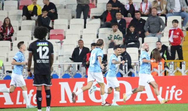 Trendyol Süper Lig: Sivasspor: 1 -Başakşehir: 2