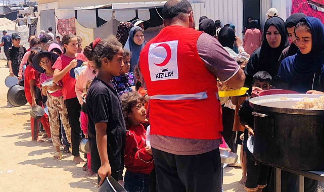 Türk Kızılay'dan kıtlığın eşiğindeki Gazze'ye gıda desteği