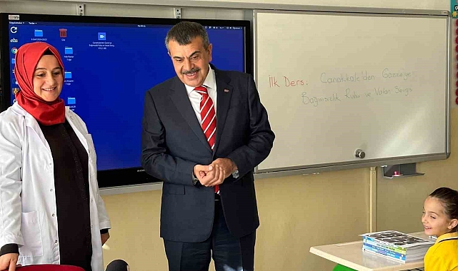 Yeni eğitim-öğretim yılının ilk ders zilini Bakan Tekin çaldı