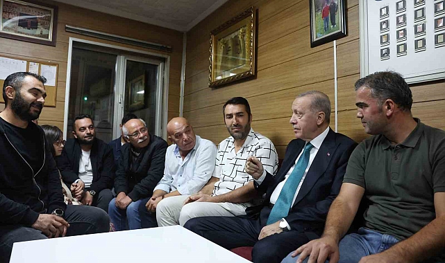 Cumhurbaşkanı Erdoğan, Ankara'da Taksi Durağı'nı ziyaret etti