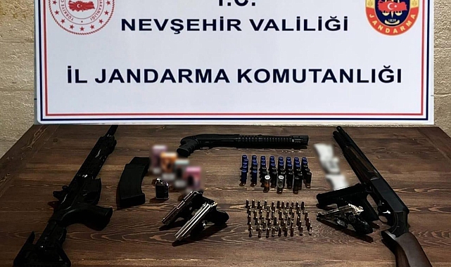 Durdurulan otomobilden cephane çıktı