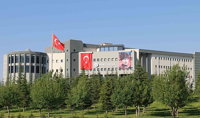 Erciyes Üniversitesi'ne 'Binalarda Enerji Verimliliği Başarı Belgesi' verildi