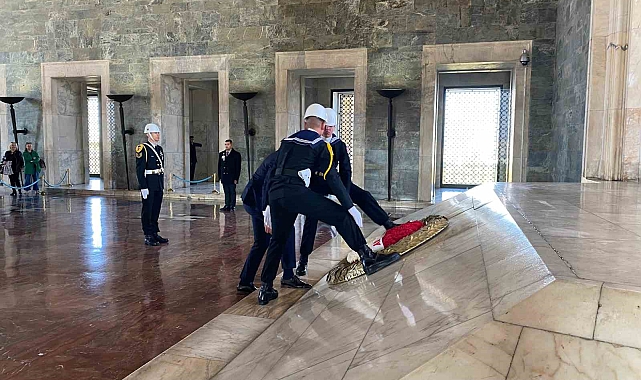 Genç Kızılay Gönüllüleri'nden Anıtkabir ziyareti